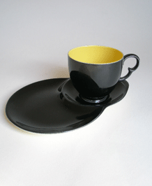CROWN DEVON BLACK AND YELLOW TENNIS CUP & PLATE