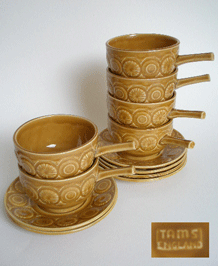 VINTAGE TAMS WARE SOUP CUPS / BOWLS AND STANDS X 6