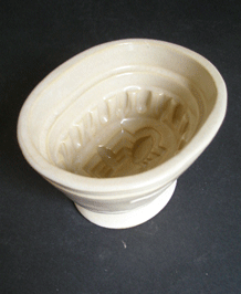        VINTAGE LOVATTS STONEWARE MOULD