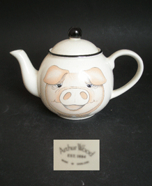 VINTAGE ARTHUR WOOD BACK TO FRONT ONE PINT PIG TEAPOT