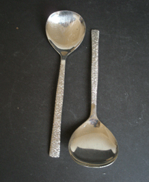 VINERS STUDIIO STAINLESS STEEL SERVING  SPOONS (x2) DESIGNED BY GERALD BENNEY 