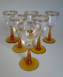          VINTAGE  SHERRY / PORT GLASSES WITH AMBER STEMS AND GOLD VINE LEAF DESIGN 