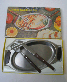 1960s STAINLESS STEEL CHEESE SARDINE SET IN ORIGINAL BOX