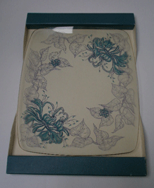 CHANCE GLASS LARGE HONEYSUCKLE PLATE BOXED