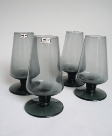                             CAITHNESS GLASS WINE GOBLETS (X4) IN SOOT DESIGNED BY DOMHNALL O BROIN IN 1962