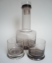   CAITHNESS GLASS MORVEN DECANTER AND TWO MORVEN WHISKY TUMBLERS DESIGNED BY DOMHNALL O BROIN