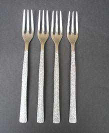 VINERS  STUDIO  STAINLESS STEEL  FORKS DESIGNED BY GERALD BENNEY x 4 (1960s)