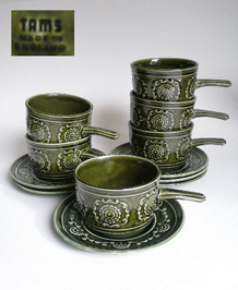 VINTAGE TAMS SOUP CUPS AND STANDS X 6