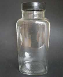                              1950s LARGE GLASS SWEET /STORAGE JAR WITH PLASTIC LID