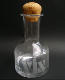                     DARTINGTON VIN DECANTER/ CARAFE ( FT49 ) WITH CORK STOPPER DESIGNED BY FRANK THROWER